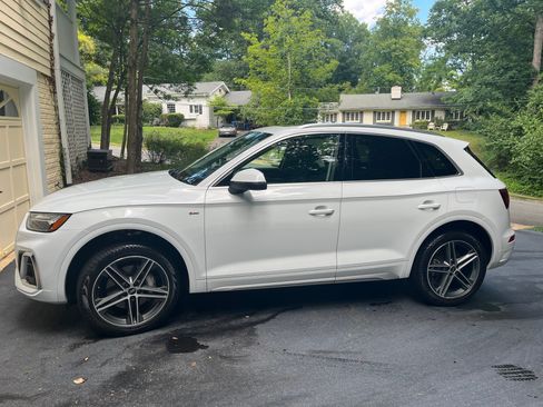 Used 2022 Audi Q5 e Premium AWD/4WD image 2