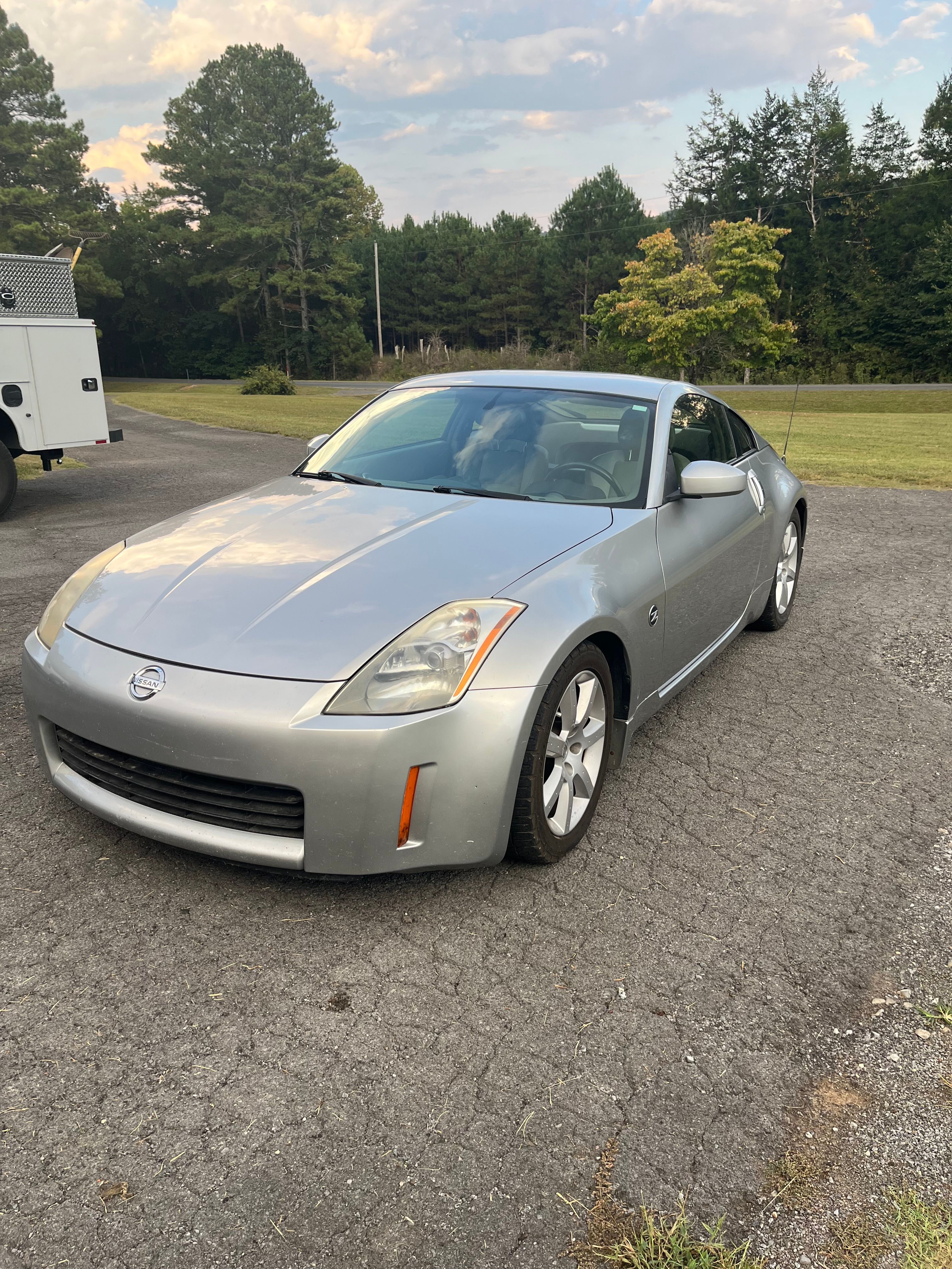 Used 2003 Nissan 350Z Touring RWD image 2