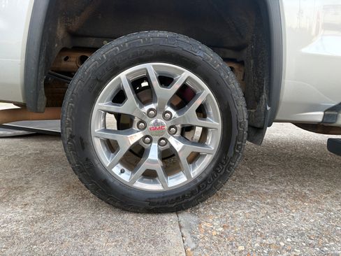 Used 2018 GMC Sierra 1500 SLT image 11