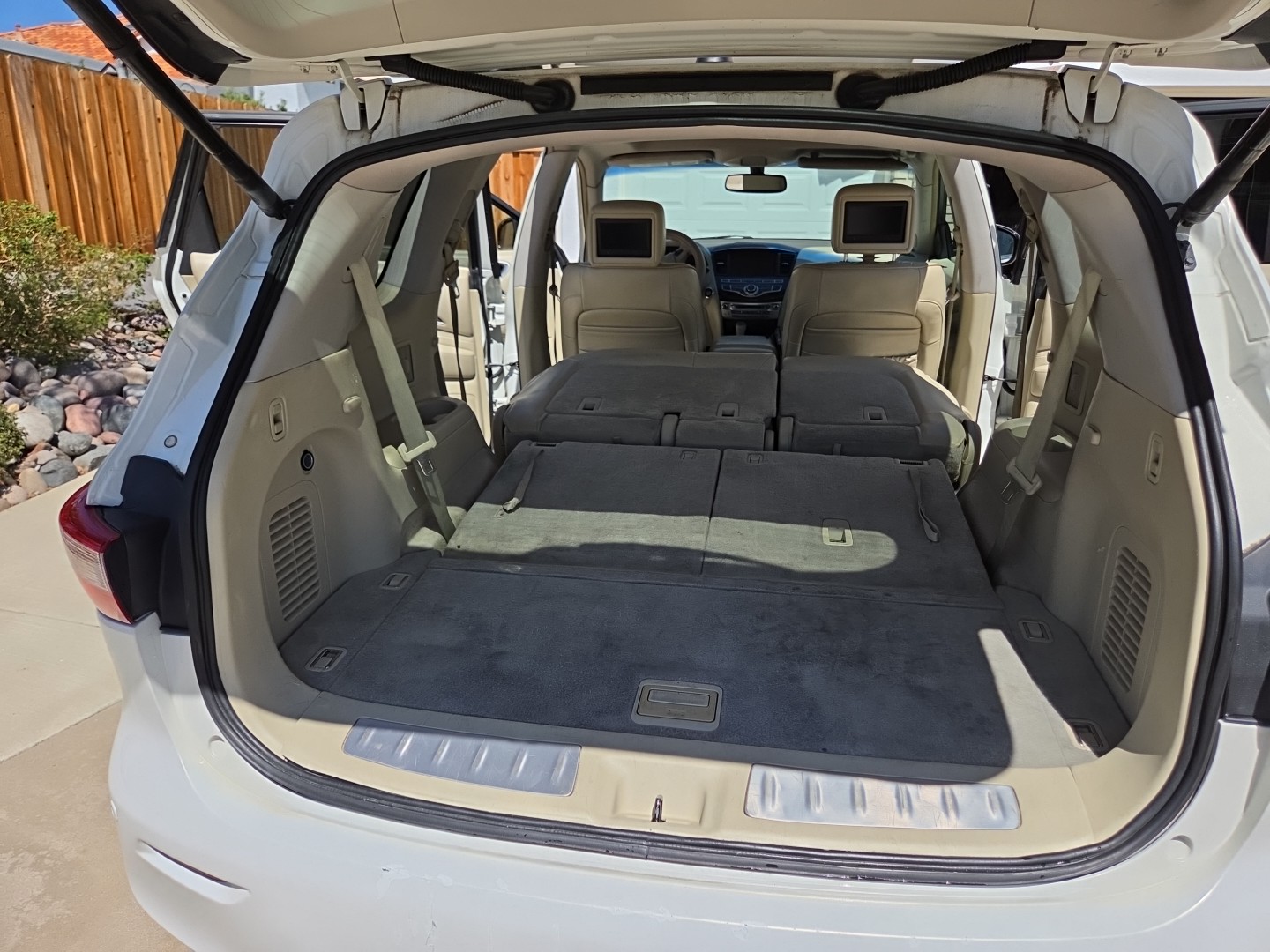 Used 2013 INFINITI JX35 FWD w/ Premium Pkg image 17