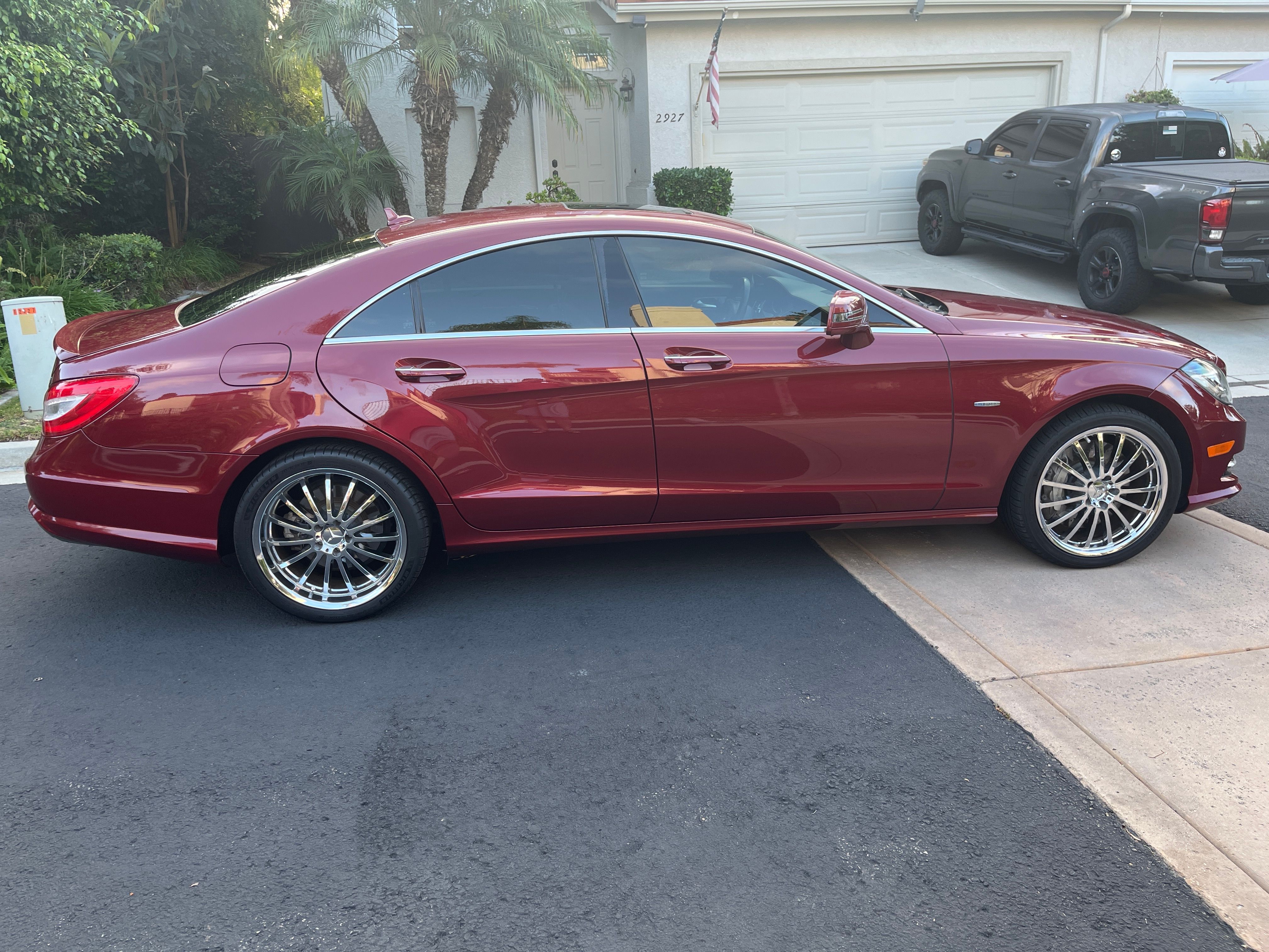 Used 2012 Mercedes-Benz CLS 550 image 4