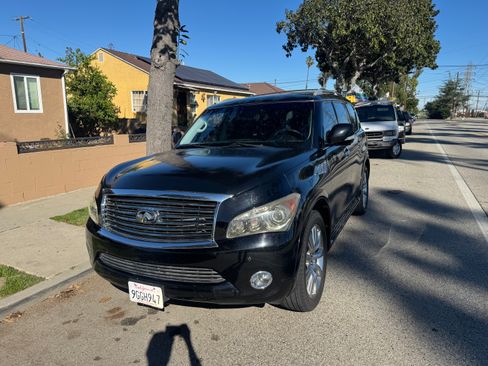 Used 2012 INFINITI QX56 2WD w/ Deluxe Touring Pkg image 2