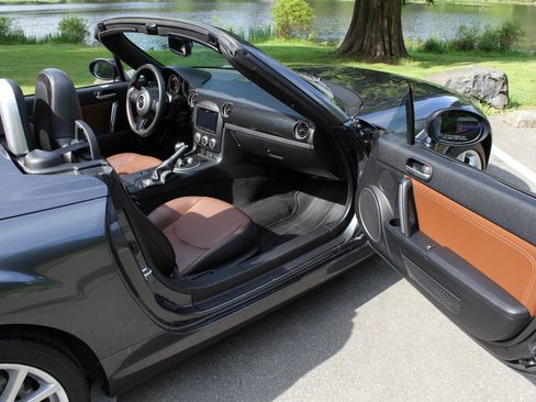 Used 2014 MAZDA MX-5 Miata Grand Touring w/ Premium Package RWD image 13
