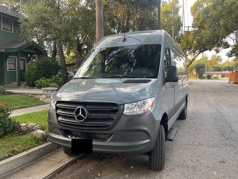 Used 2022 Mercedes-Benz Sprinter 2500 image 1
