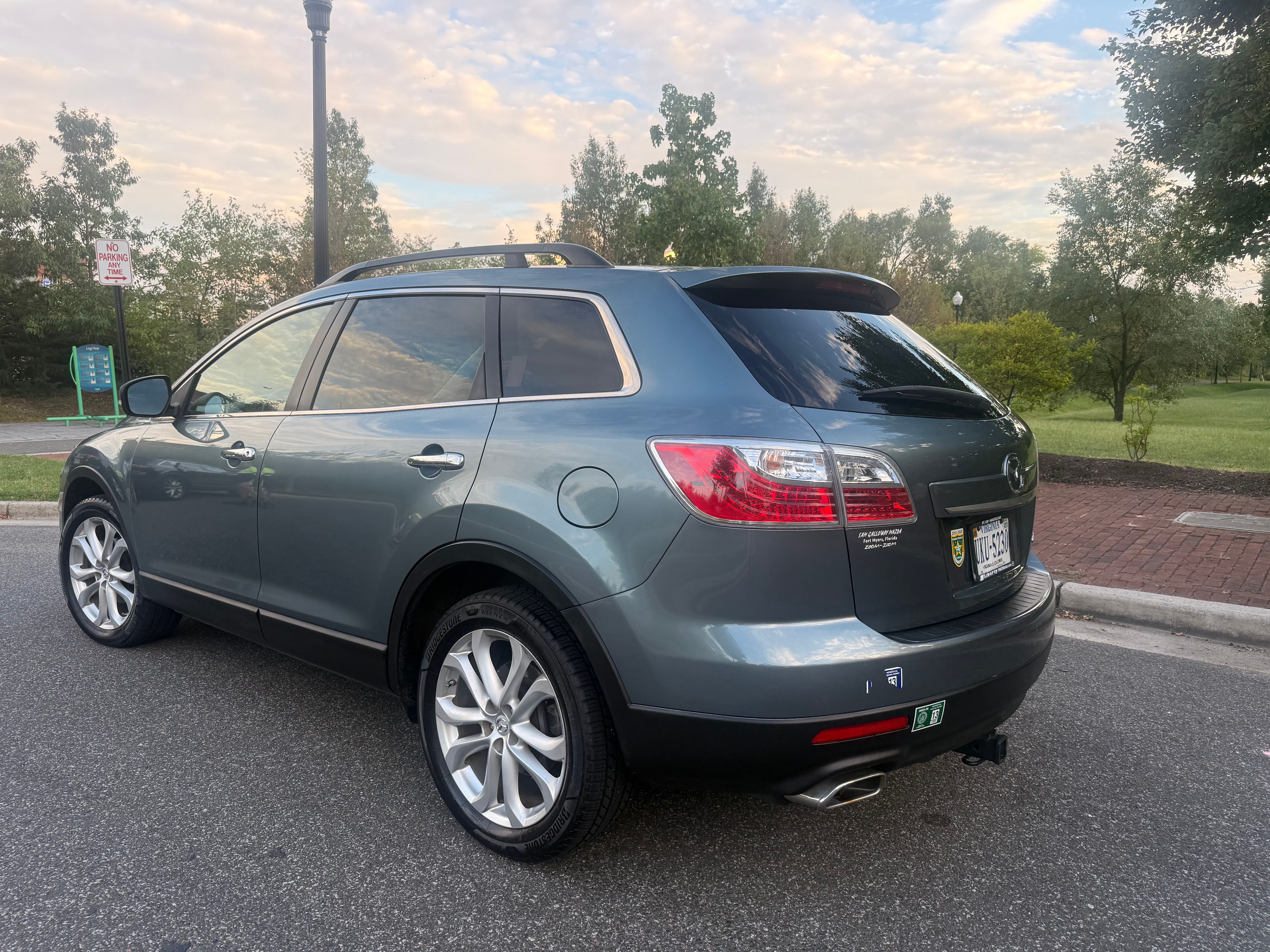 Used 2012 MAZDA CX-9 Grand Touring w/ Moonroof & Bose Audio Pkg FWD image 2