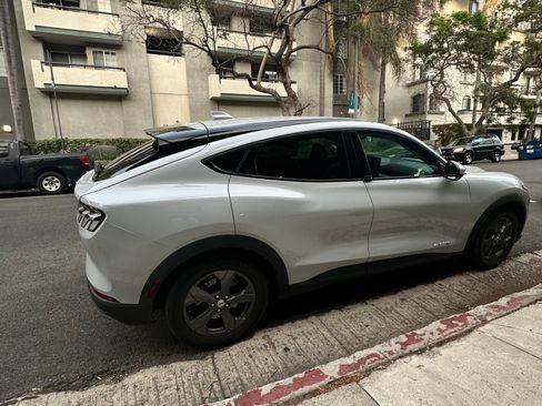 Used 2022 Ford Mustang Mach-E Select image 11