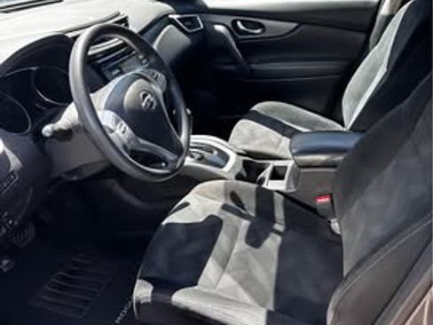 Used 2016 Nissan Rogue S AWD/4WD image 6