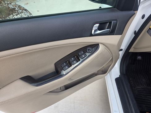 Used 2015 Kia Optima EX image 9