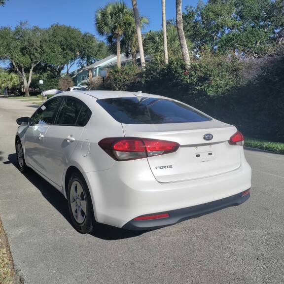 Used 2017 Kia Forte LX w/ LX Popular Package FWD image 6