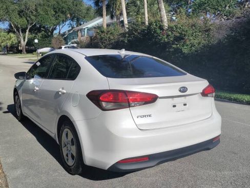 Used 2017 Kia Forte LX w/ LX Popular Package FWD image 6