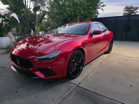 Used 2021 Maserati Ghibli Trofeo image 4
