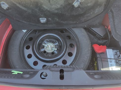 Used 2004 Ford Thunderbird image 15