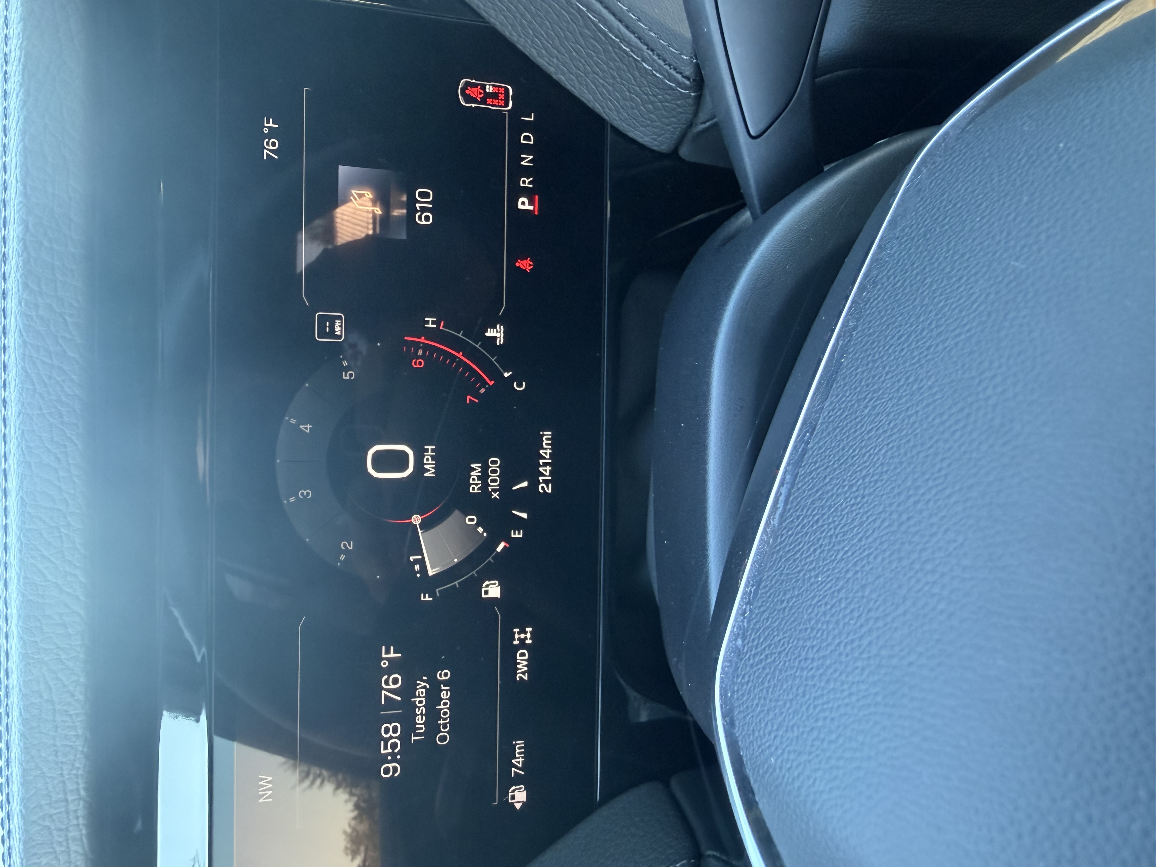 Used 2025 GMC Yukon Denali w/ Sun & Power Step Package AWD/4WD image 12