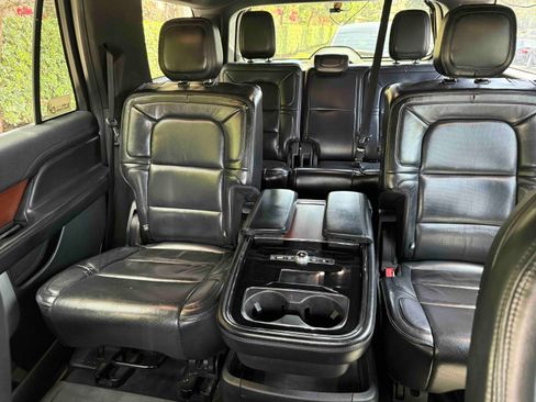 Used 2019 Lincoln Navigator Reserve AWD/4WD image 14