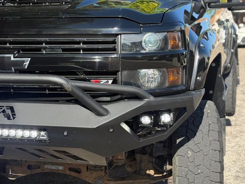Used 2017 Chevrolet Silverado 2500 LTZ w/ Duramax Plus Package AWD/4WD image 5
