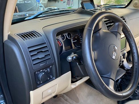 Used 2007 HUMMER H3 Luxury image 16