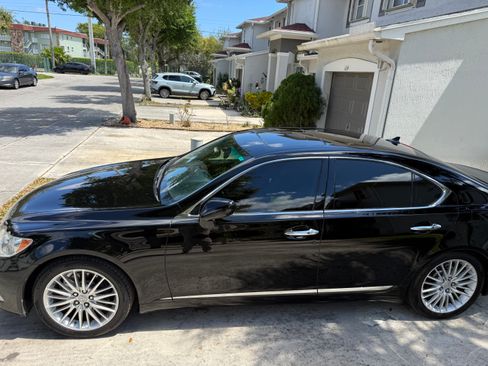 Used 2008 Lexus LS 460 image 2