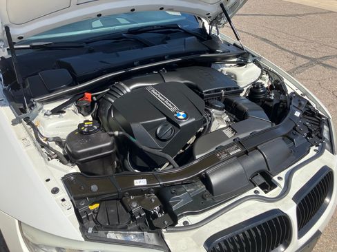 Used 2013 BMW 335i Convertible RWD image 9