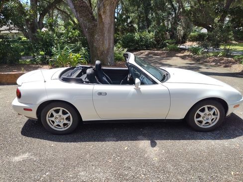 Used 1994 MAZDA MX-5 Miata RWD image 13