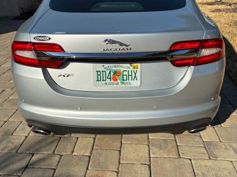 Used 2015 Jaguar XF Premium image 4