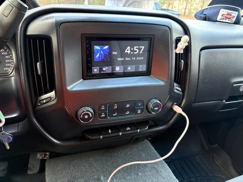 Used 2019 Chevrolet Silverado 1500 Custom w/ LPO, Essentials Package RWD image 15