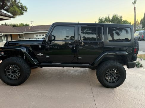 Used 2013 Jeep Wrangler Unlimited Sport image 6