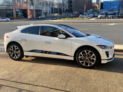 Used 2020 Jaguar I-PACE SE image 1