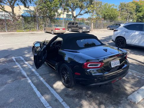 Used 2018 FIAT 124 Spider Classica w/ Technology & Siriusxm Group image 6