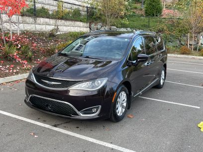 Used 2018 Chrysler Pacifica Touring-L Plus w/ Advanced Safetytec Group