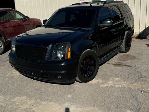 Used 2012 GMC Yukon Denali image 2