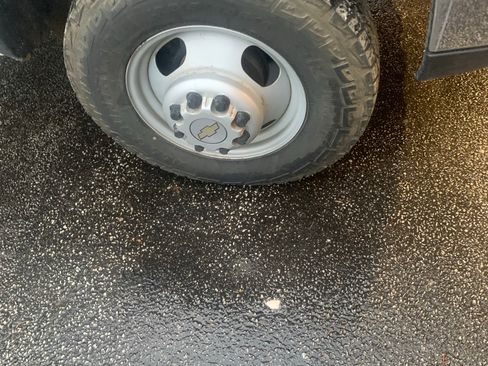 Used 2006 Chevrolet Silverado 3500 4x4 Regular Cab w/ Snow Plow Prep Package image 24