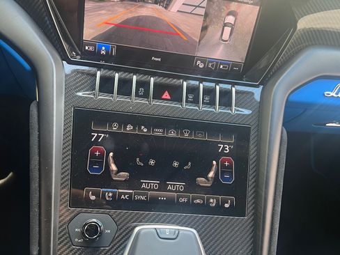 Used 2024 Lamborghini Urus S image 2