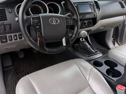 Used 2015 Toyota Tacoma 4x4 Access Cab V6 w/ SR Package image 12