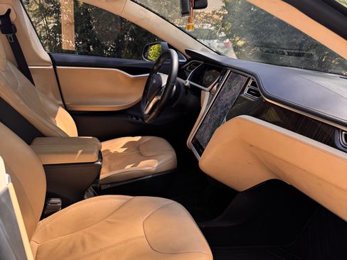 Used 2013 Tesla Model S Performance image 9