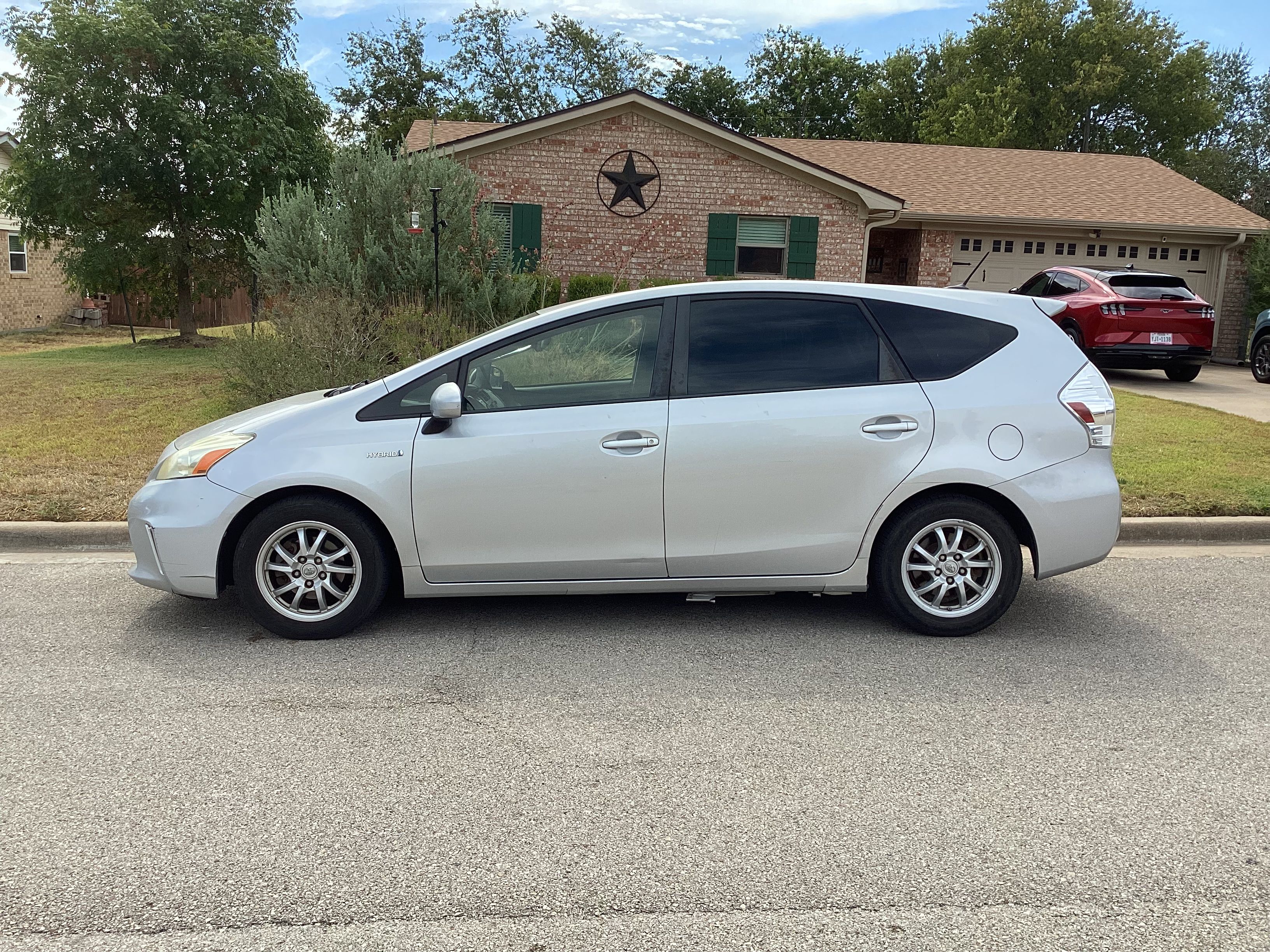Used 2013 Toyota Prius V Three FWD image 4