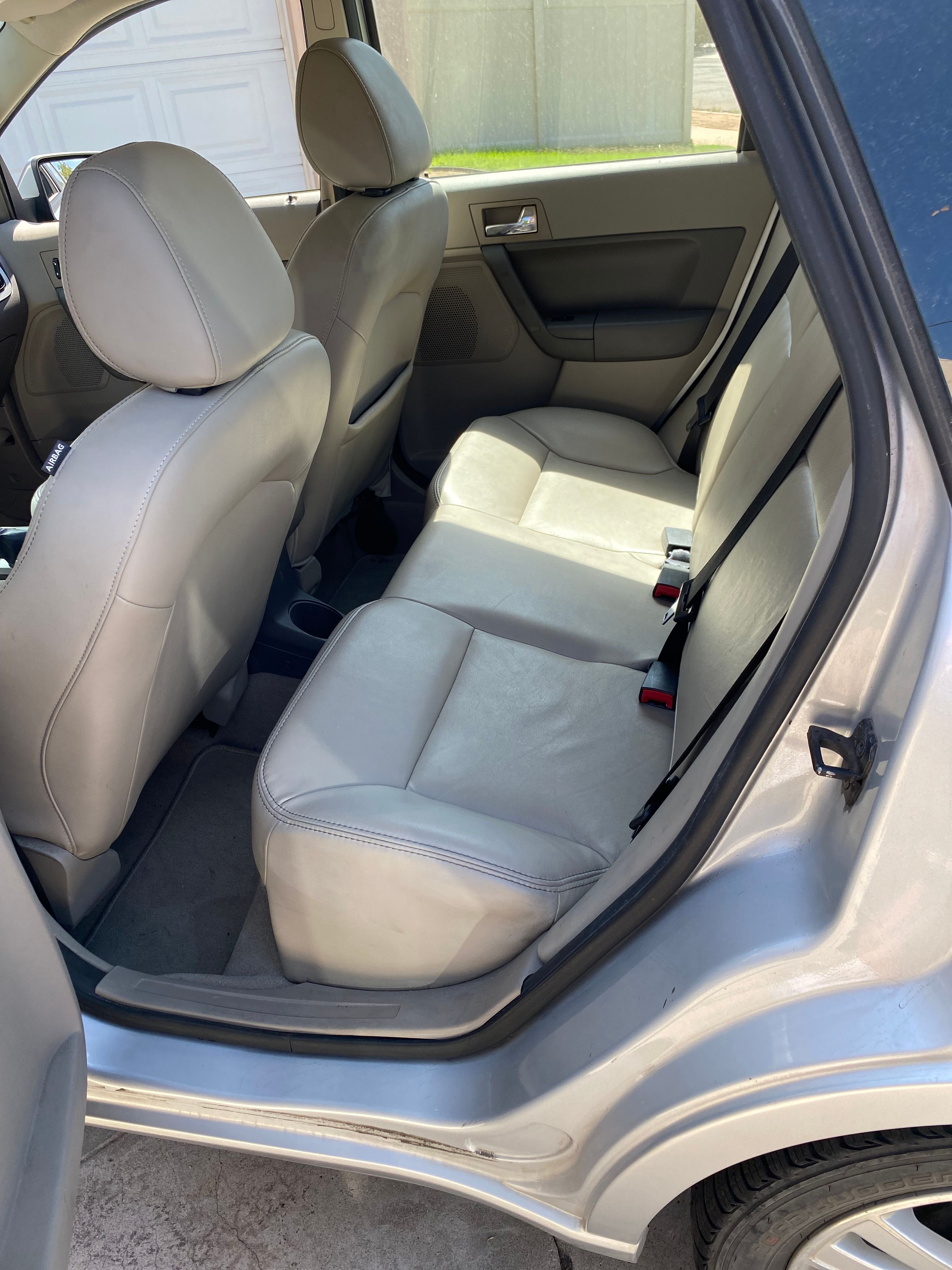 Used 2010 Ford Focus SEL FWD image 13
