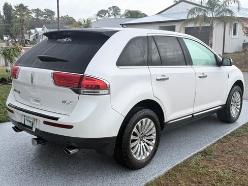 Used 2011 Lincoln MKX Sport Utility 4D w/ Wood Pkg image 18