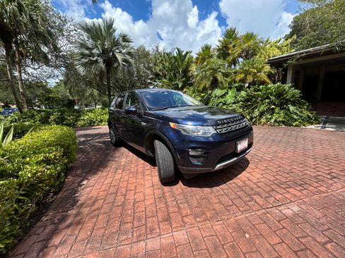 Used 2017 Land Rover Discovery Sport HSE image 5