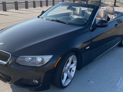 Used 2012 BMW 335i Convertible image 6