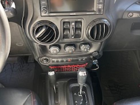 Used 2017 Jeep Wrangler Unlimited Rubicon image 22