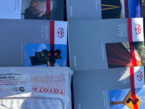 Used 2015 Toyota Tacoma 4x4 Access Cab V6 w/ SR5 Package image 13