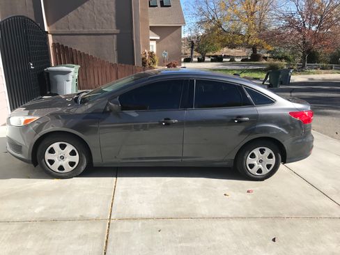 Used 2018 Ford Focus S image 1
