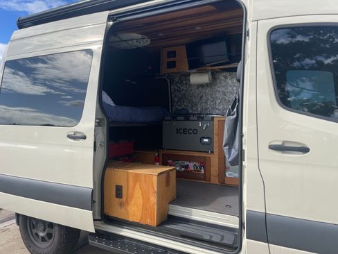 Used 2019 Mercedes-Benz Sprinter 4x4 144 image 18