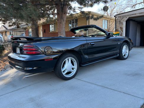 Used 1995 Ford Mustang GT image 2