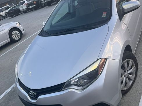 Used 2014 Toyota Corolla LE FWD image 4