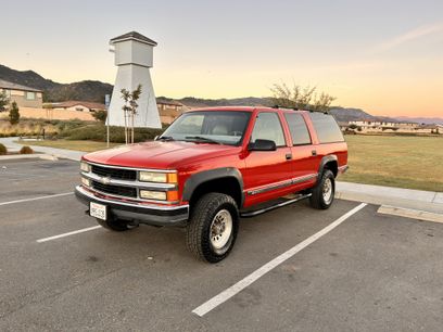 Used 1999 Chevrolet Suburban 2500 w/ Preferred Equipment Group 3