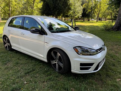 Used 2016 Volkswagen Golf R 4-Door AWD/4WD image 18