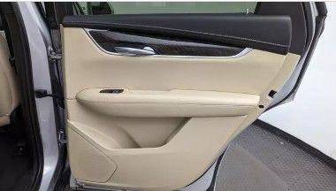 Used 2018 Cadillac XT5 Luxury w/ Driver Awareness Package AWD/4WD image 11