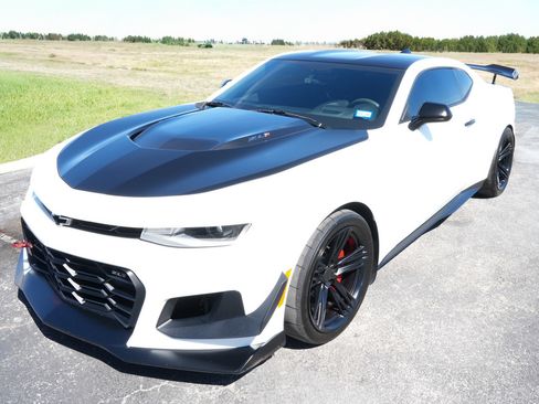 Used 2021 Chevrolet Camaro ZL1 image 4