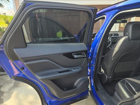 Used 2018 Jaguar F-PACE R-Sport image 18